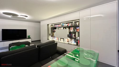 Réalisation de l'aménagement complet d'un salle de cinéma avec bureau amovible