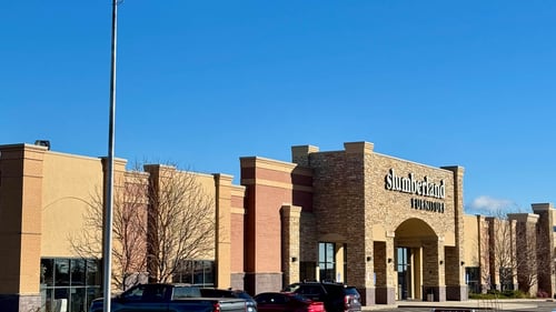 Woodbury Slumberland Furniture parking lot
