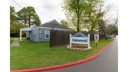 Google Cover Photo of Oakwood MHC, in Arlington, TX, 76012