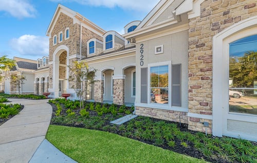 Apartment homes at Lakeside Pointe Apartments & Townhomes, Pearland