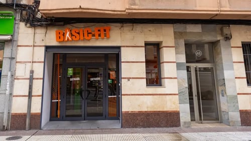 Basic-Fit Logroño Marqués de Murrieta - front club outside