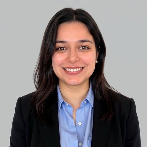 Headshot of Yamelyn Asencio, a wealth advisor at Chase