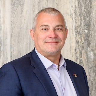 Headshot of Jeffrey Thoroski