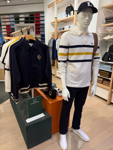 Close Up - Store