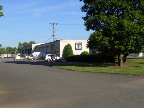 Thermo King Central Carolinas building, parking lot & bays