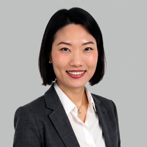 Headshot of Jie Jie Hu, a wealth advisor at Chase