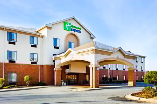 Welcome to the Holiday Inn Express Forest City
