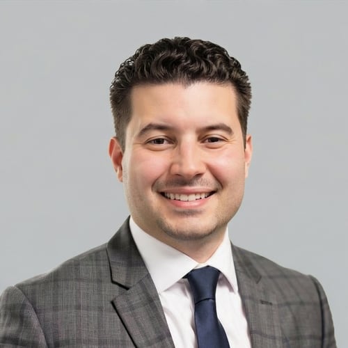 Headshot of Pedro Zapata, a wealth advisor at Chase