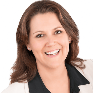 Headshot of Stephanie Dean