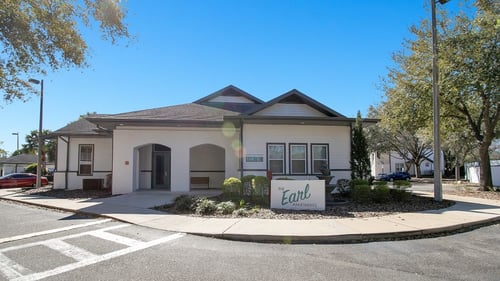 The Earl Apartments exterior