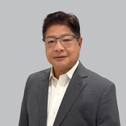 Headshot of Samuel Yam, a wealth advisor at Chase