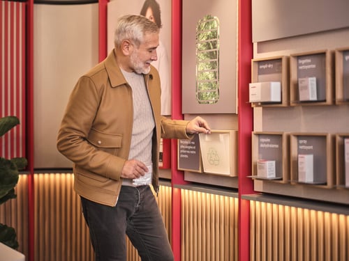 Amplifon is dé referentie in hooroplossingen op maat in België, met +130 hoorcentra en servicepunten / Amplifon est la référence en solutions auditives personnalisées en Belgique avec plus de 130 centres auditifs et points de service.
