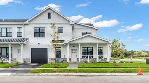 Property Building at Sandhill Parkway Townhomes in East Bethel, MN