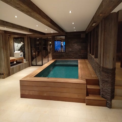 Entourage de piscine
