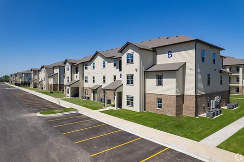Apartment homes with parking at Beau Chene Lake Charles, Lake Charles