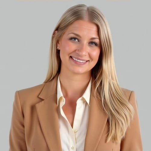 Headshot of Ashley Gaszak, a wealth advisor at Chase