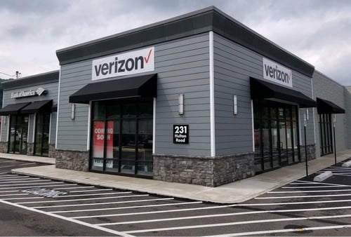Verizon Store Exterior - Oakmont