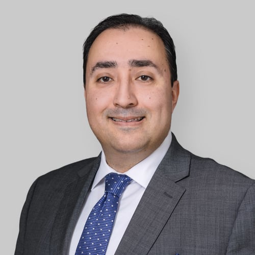 Headshot of Alejandro Zamora Jr, a wealth advisor at Chase