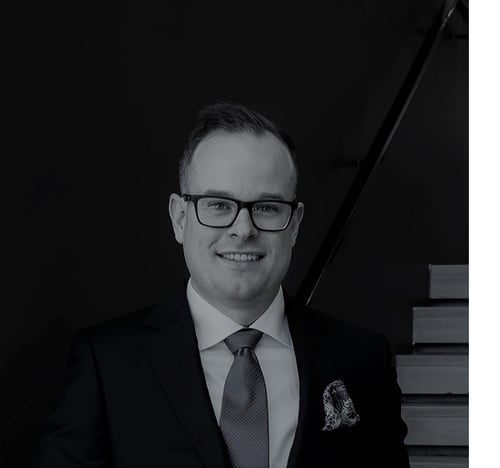 Duncan MacKinlay headshot.