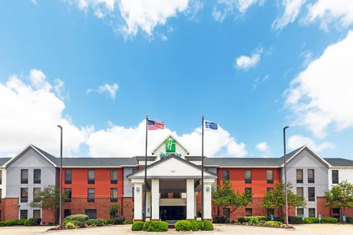 Welcome to our newly renovated hotel in Sulphur.