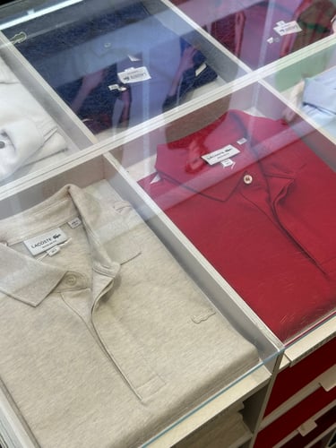 Close Up - Store