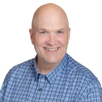 Headshot of Scott VanEngen