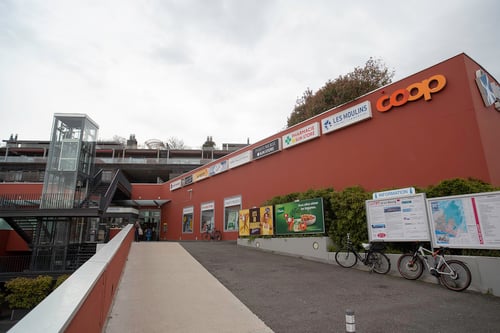 batiment-de-la-pharmacie-sun-store-lutry