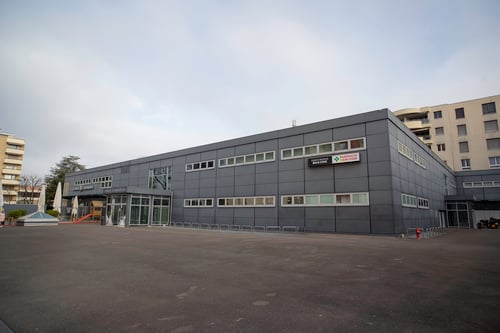 batiment-de-la-pharmacie-sun-store-thonex