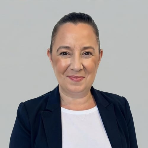 Headshot of Hazel Zekeriyef, a wealth advisor at Chase
