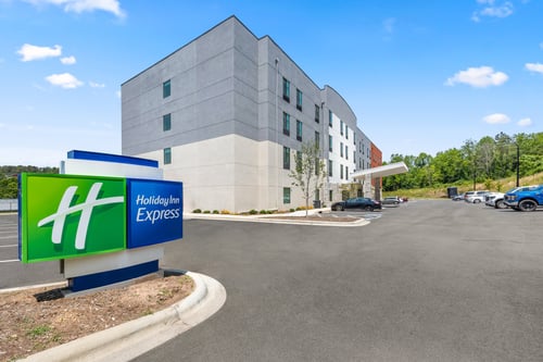 Welcome to the NEW Holiday Inn Express near Blue Ridge Mountains