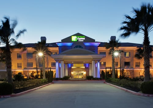 Welcome to the Holiday Inn Express & Suites Pearland