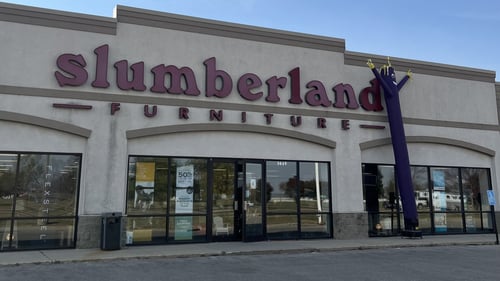 Mason City Slumberland Furniture storefront