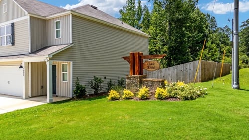 single-family homes for rent at Oak Tree