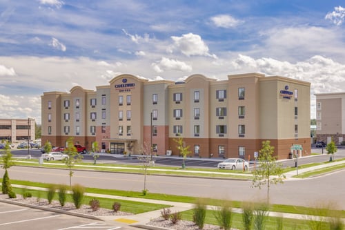 The Candlewood Suites is conveniently located to Hwy 53 and I 94