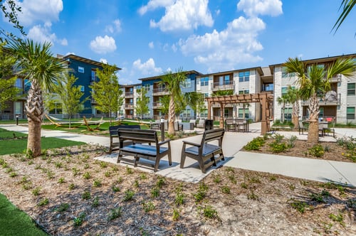 Outdoor courtyard amenities at Park Hill, Dallas, TX, 75211