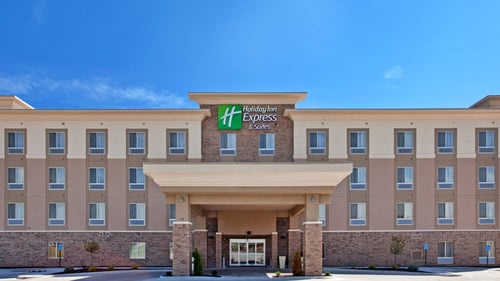 Experience comfort at Holiday Inn Express & Suites Topeka North.