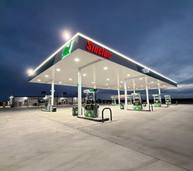Sinclair gas station fueling island