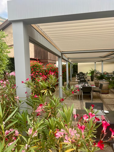 Terrasse Ombragée, Pergolas