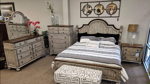 Fort Dodge Slumberland Furniture bed set