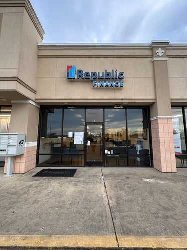 Davis Ave, MS Republic Finance Branch