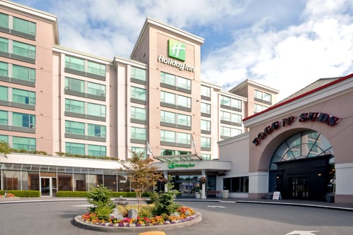 Enjoy our location, a perfect stop for every traveler.