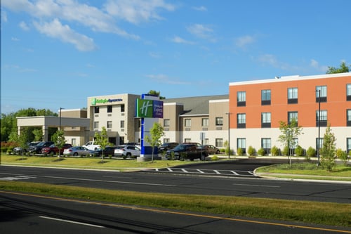 Welcome to the Holiday Inn & Express Williamstown Glassboro