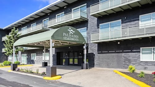 Cover Photo of Palisades Apartments in Kansas City, MO, 64133