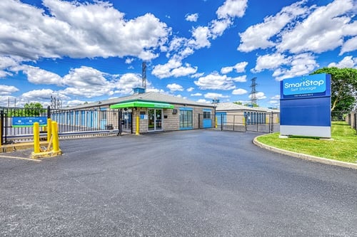 SmartStop Self Storage Burlington ON 1197 Plains Rd E. facility