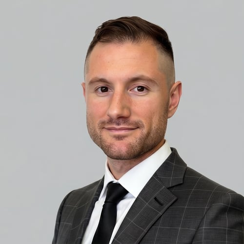 Headshot of Michael Davanzo, a wealth advisor at Chase
