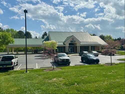 Outside view of the State Employees' Credit Union Chapel Hill-North Chatham Park branch