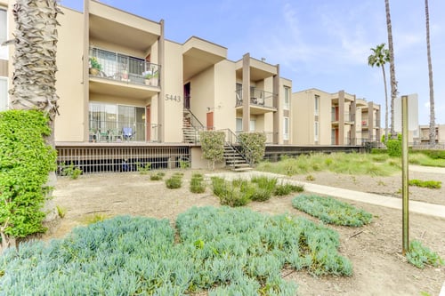 Exterior View of Property at Northpointe Apartments, Long Beach, CA