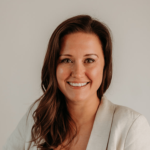 Headshot of Shauna Peterson