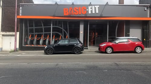 Basic-Fit Charleroi Couillet Route Philippeville 24/7 - front club outside