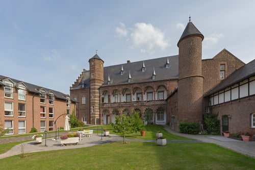 CURATA Seniorenresidenz Burg Binsfeld Nörvenich